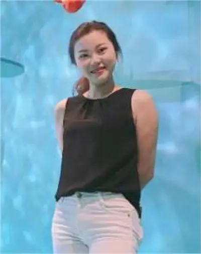 周佳